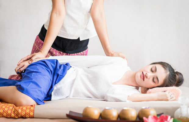 Massage body Thái Lan giúp giảm lo lắng