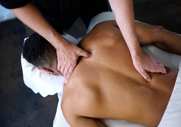 Massage trị liệu xương khớp