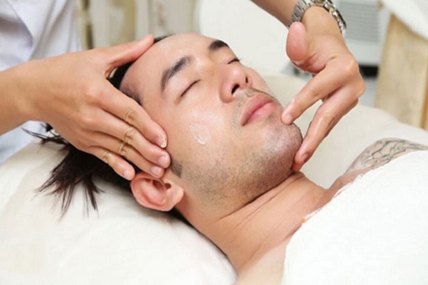 Cách massage mặt v line ở cằm