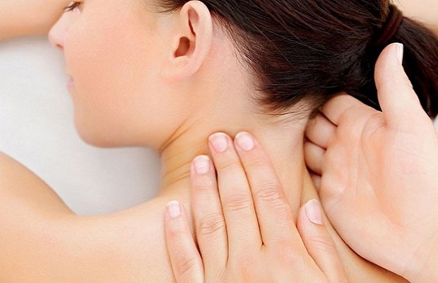 Các bước của phương pháp massage vùng cổ