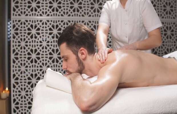 Massage nam tại nhà hiện nay có vẻ đang là xu hướng của mọi nhà