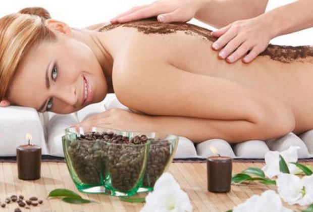 massage lưng thoải mái tại trị liệu xanh