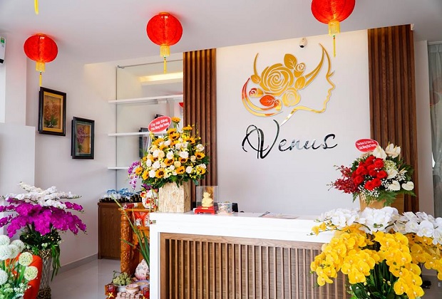 Lễ tân tại Venus Spa