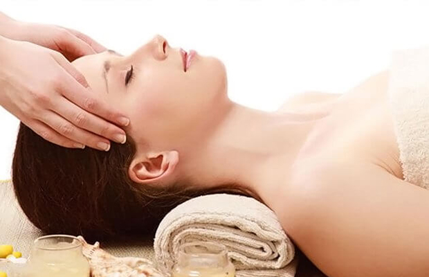 Cách massage đầu giảm đau đầu dễ làm