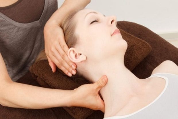 massage trị liệu đau vai gáy ở TP.HCM- (2)