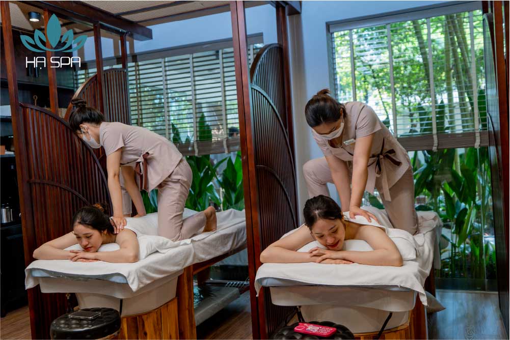 massage vung lung va xuong chau