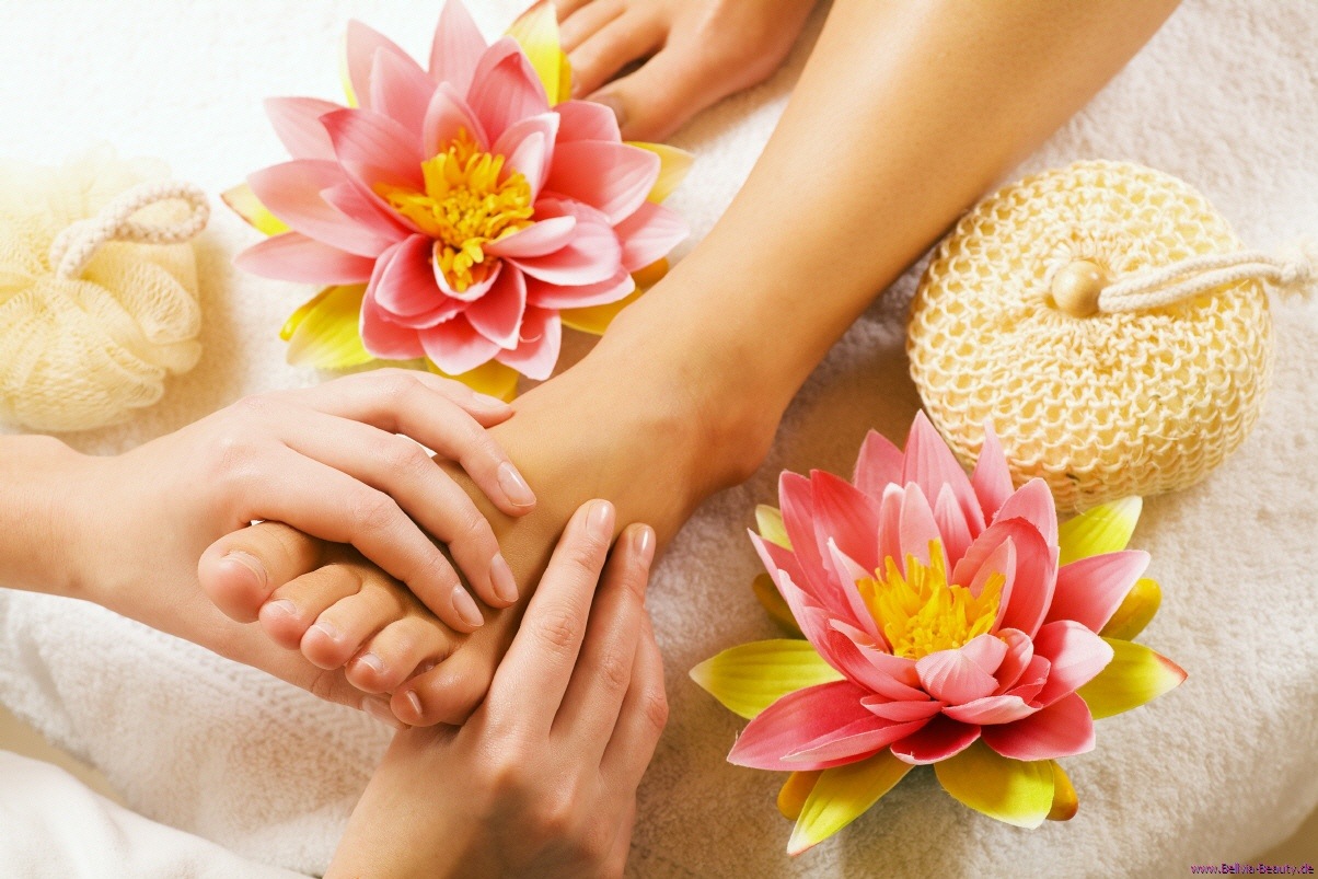 Massage Bằng Chân Giảm Đau Mỏi Và Thư Giãn Kỹ thuật massage bằng chân giảm đau mỏi và thúc đẩy tuần hoàn máu