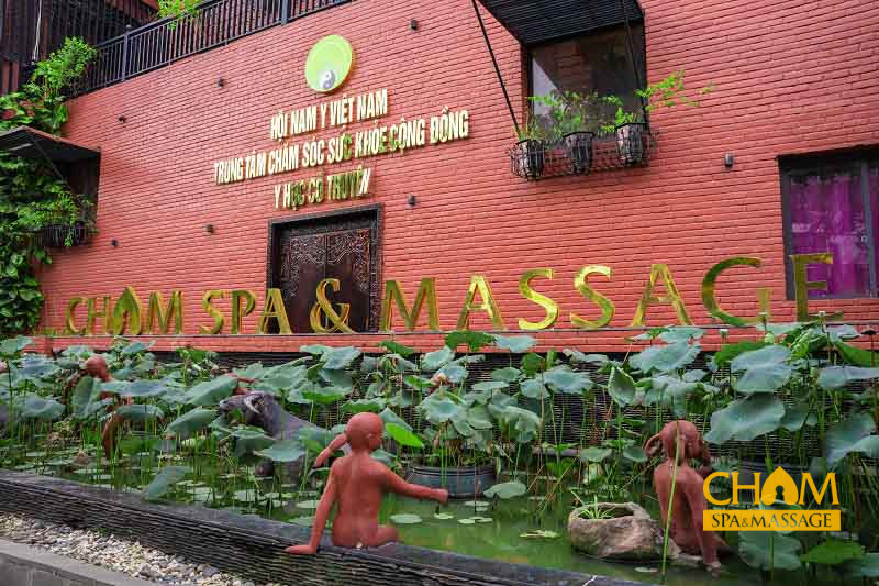 Massage Bằng Tre Tại Cham Spa khách hàng thư giãn với kỹ thuật massage bằng tre tại Cham Spa Massage
