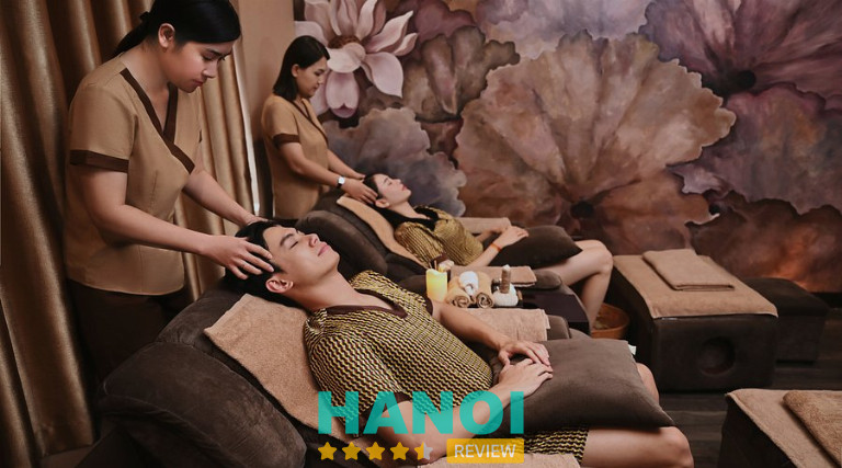 Khách hàng thư giãn trong buổi massage body trị liệu chuyên nghiệp tại Massage Quận Hai Bà Trưng