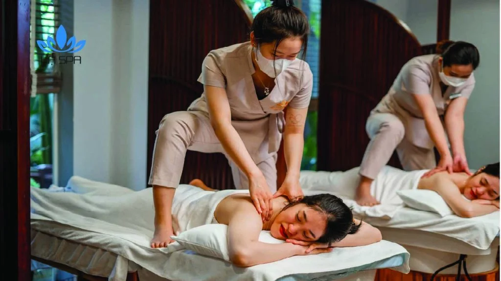Phòng Spa Massage Bắc Ninh Phòng spa tinh tế với ghế massage và ánh đèn ấm áp tại Massage Bắc Ninh